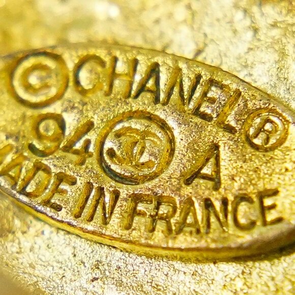 CHANEL CC Gold Plated Round Earrings Clip - Picture 7 of 9